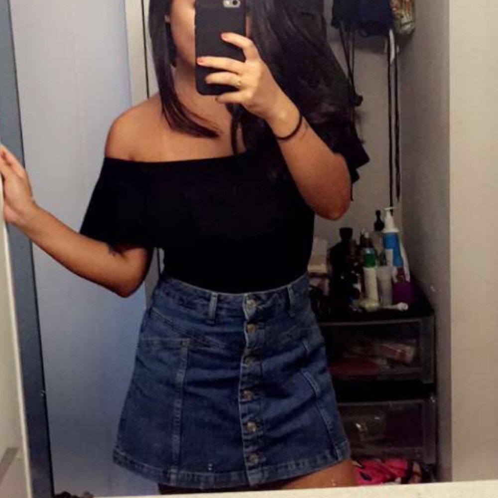 Topshop off shoulder ruffle bodysuit. US size 2